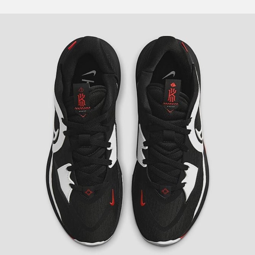 Nike Men's Black and Red Athletic Shoes